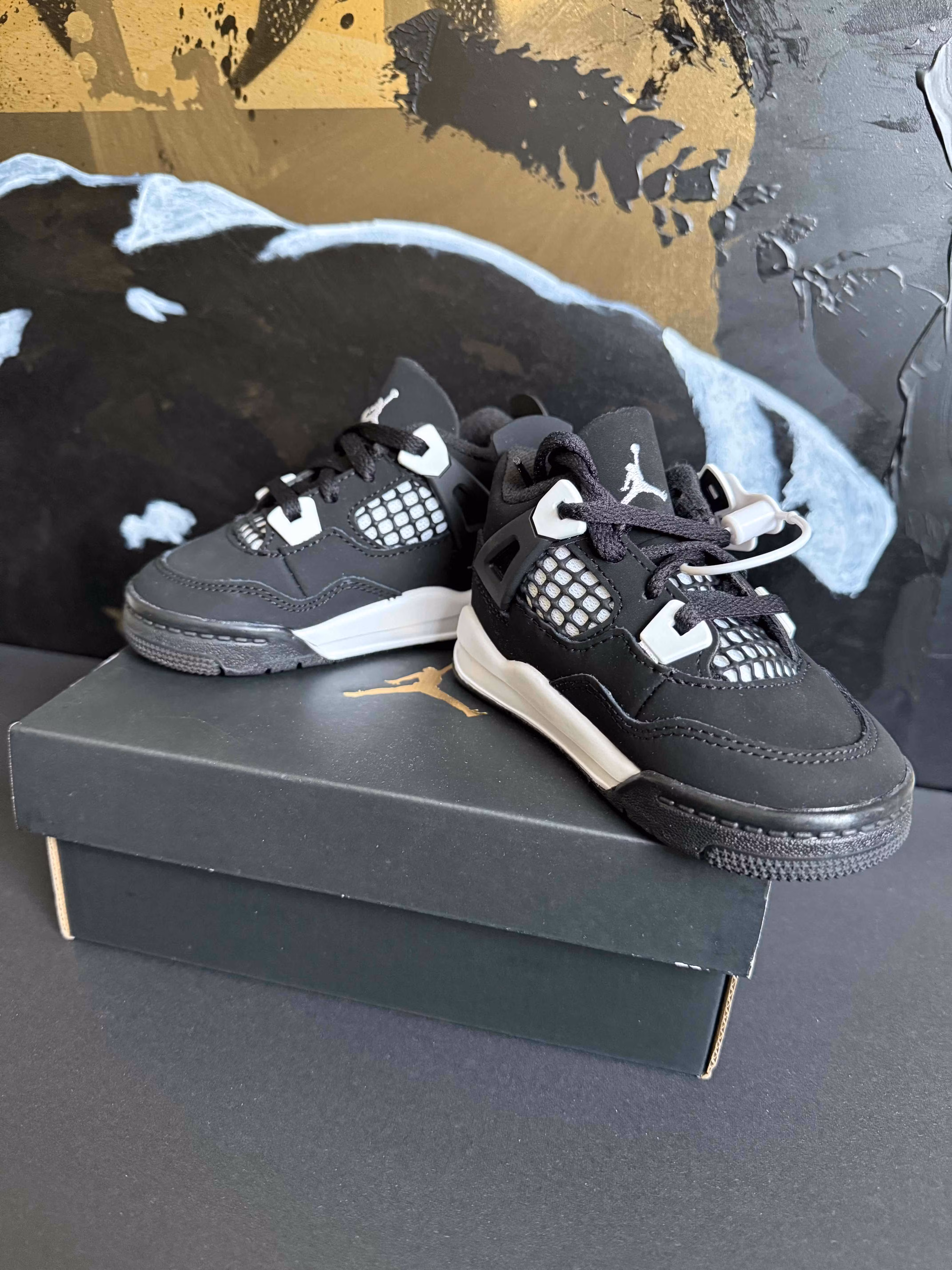 (Toddler) Air Jordan 4 Retro 'White Thunder' FV4538-001 (Toddler) Air Jordan 4 Retro 'White Thunder' FV4538-001